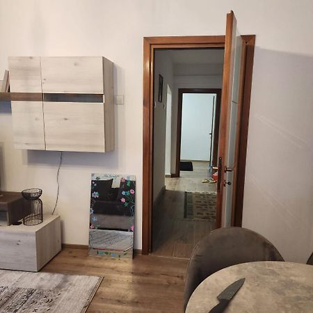 Central Trei Camere باكاو المظهر الخارجي الصورة