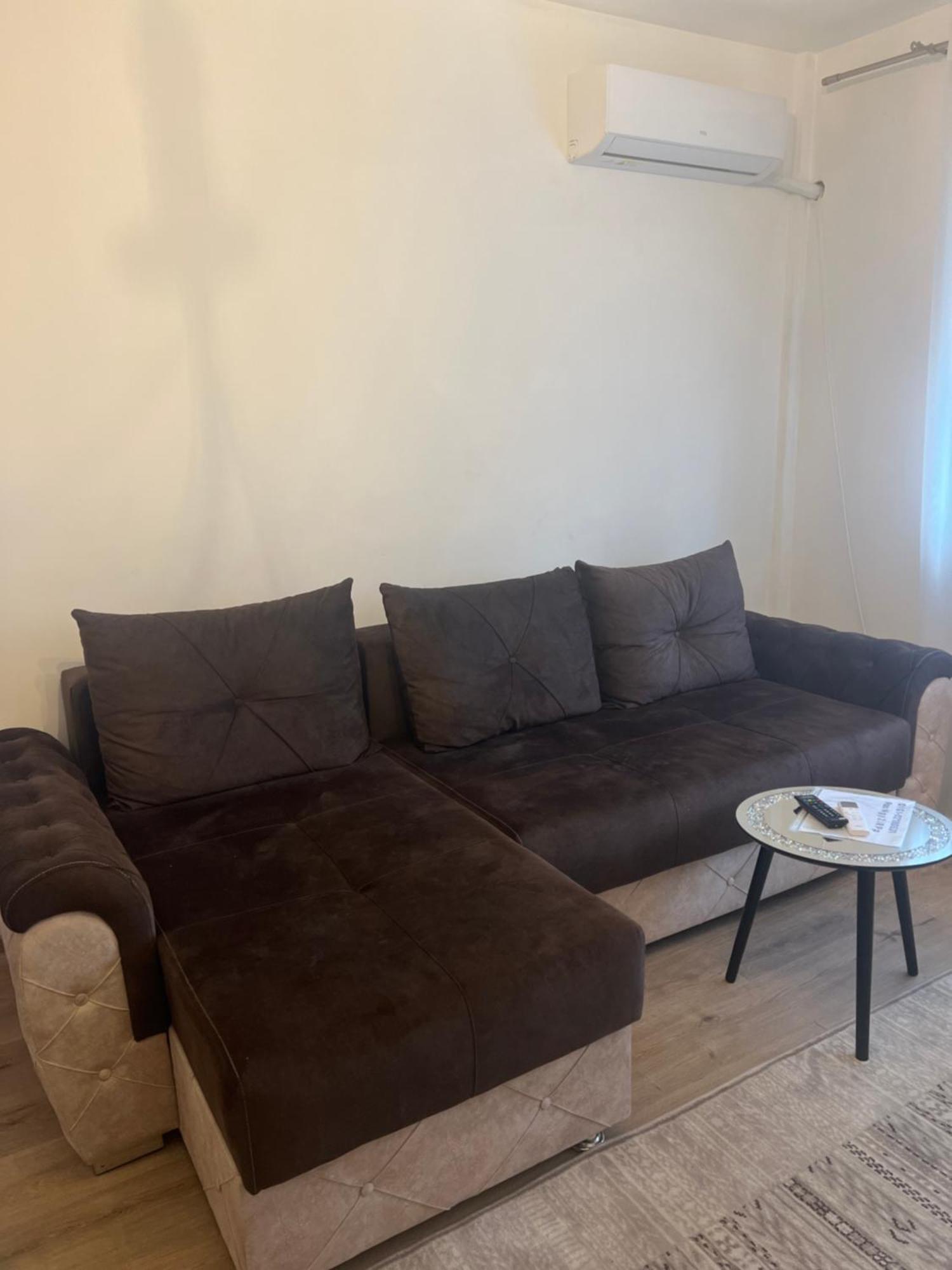 Central Trei Camere باكاو المظهر الخارجي الصورة